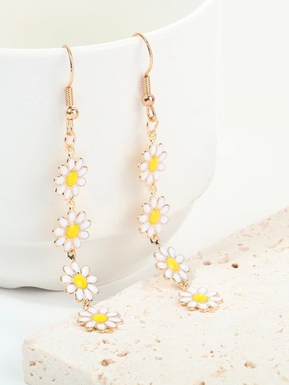 $8 Each Or Bundle 5/$20 Dainty White & Yellow Daisy Drop Earrings - Gold Tone